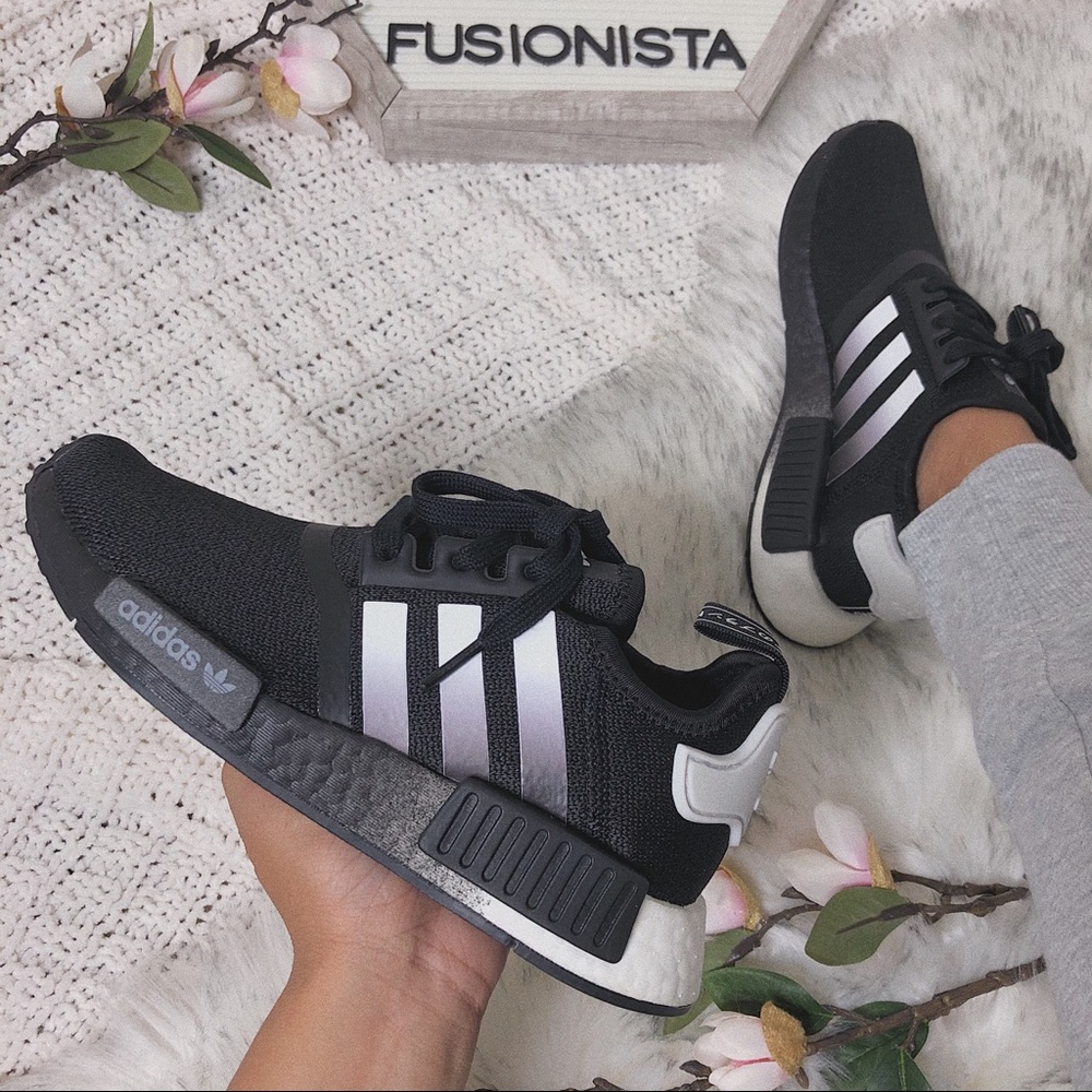 ‼️sold‼️NWT 🍭 Adidas NMD R1 Oreo Ombré 4Y/5.5W - Picture 1 of 9